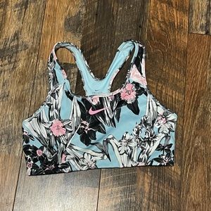 Nike sports bra size large